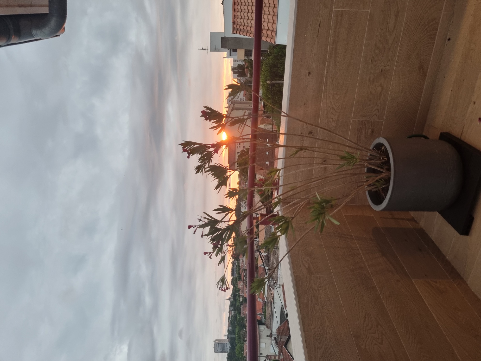 Coucher de soleil depuis la terrasse